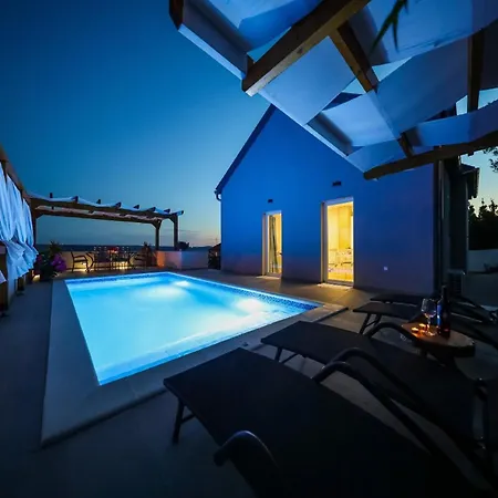 度假居 In With Sea View