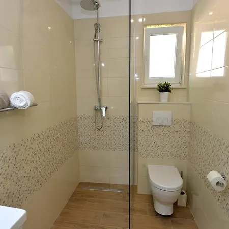 In With Sea View בית נופש מסלניקה