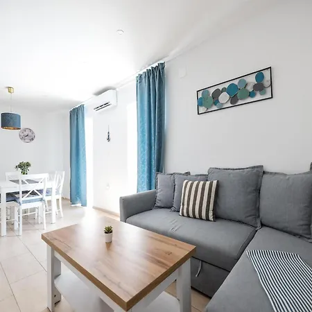 In With Sea View בית נופש מסלניקה