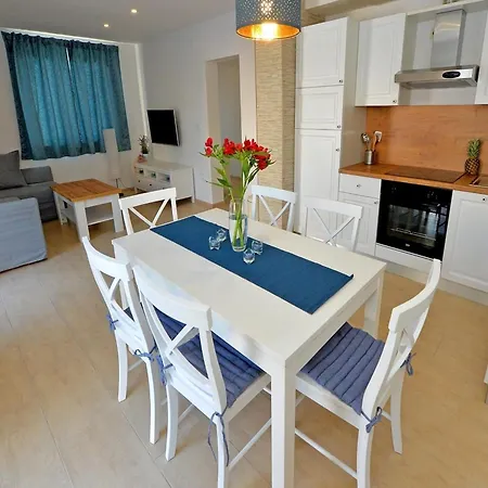 In With Sea View בית נופש *