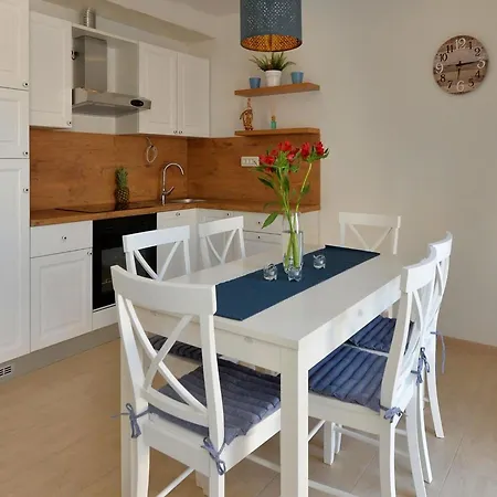 In With Sea View בית נופש מסלניקה
