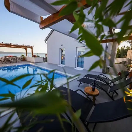 Holiday home Lovely With Private Swimming Pool Maslenica