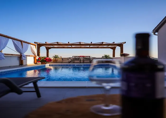 Дом отдыха In With Sea View *